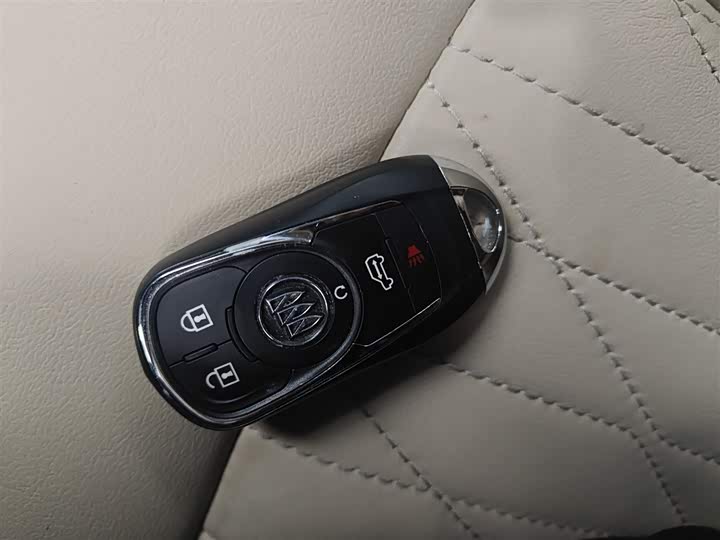 Фото 9 - Buick GL8 ES