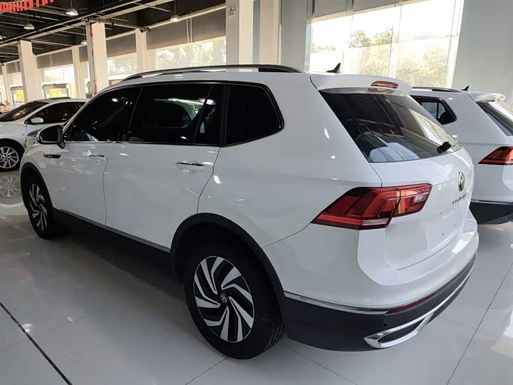 Фото 5 - Volkswagen Tiguan L Pro