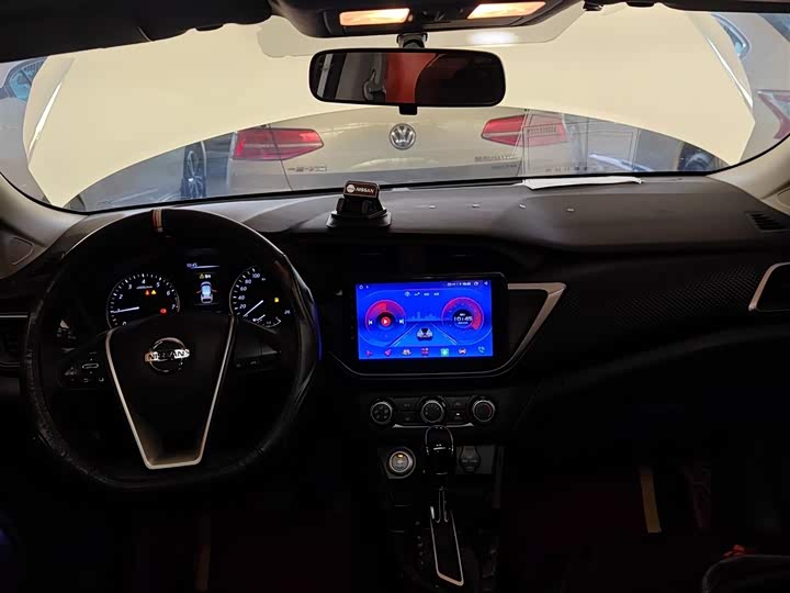 Фото 10 - Nissan Lannia