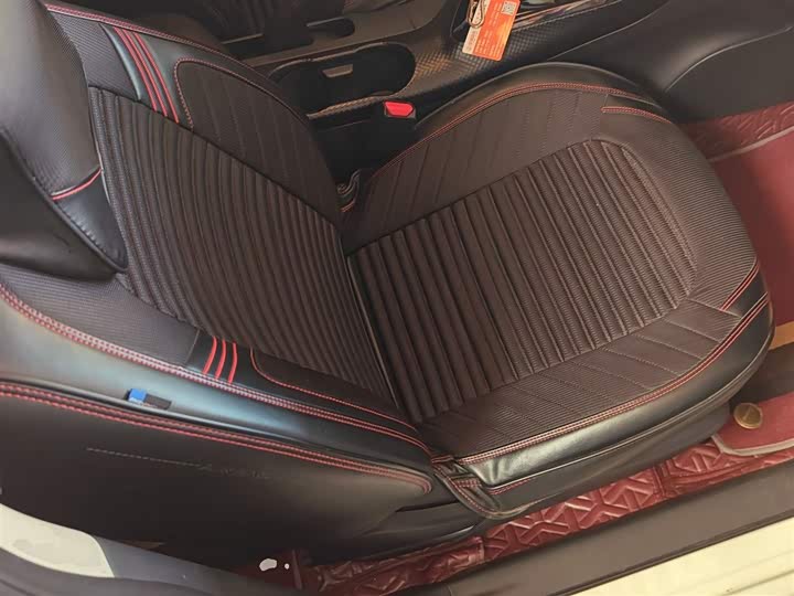 Фото 25 - Nissan Lannia