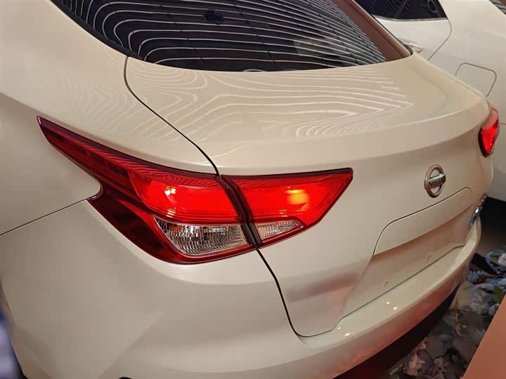 Фото 6 - Nissan Lannia