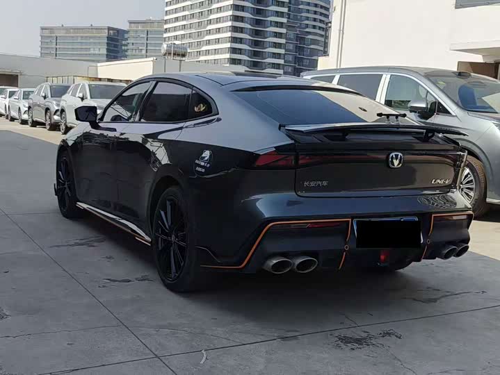 Фото 12 - Changan UNI-V