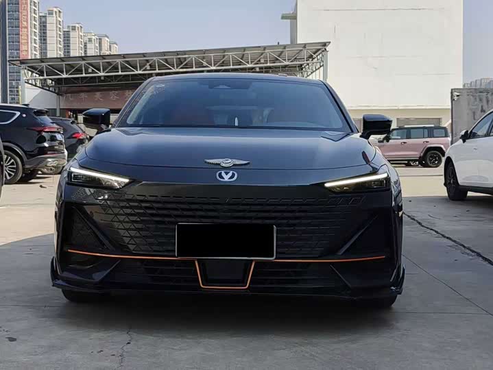 Фото 2 - Changan UNI-V