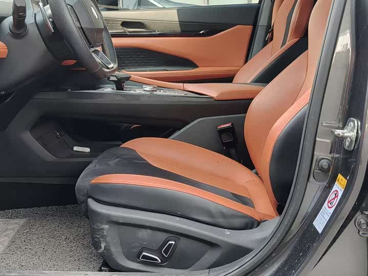 Фото 4 - Changan UNI-V