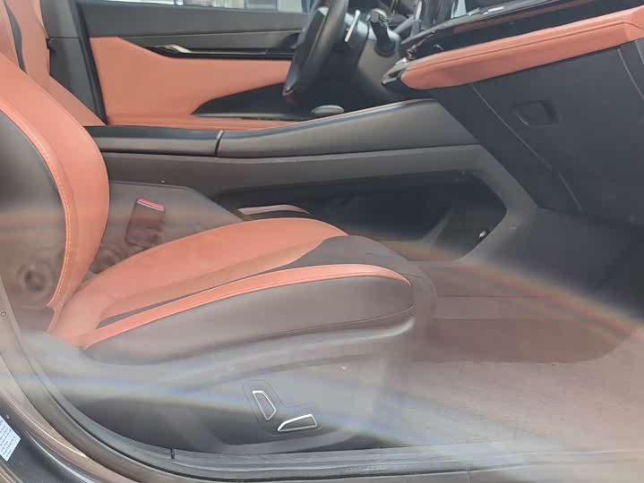 Фото 6 - Changan UNI-V