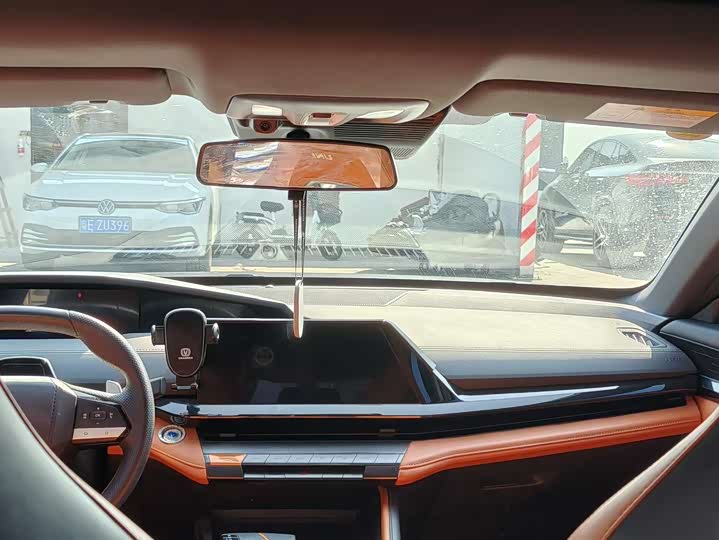 Фото 7 - Changan UNI-V