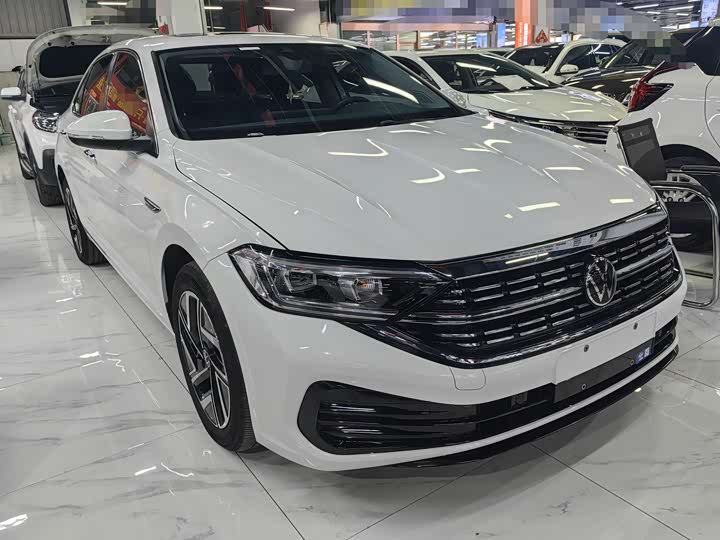 Фото 3 - Volkswagen Sagitar L