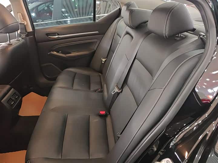 Фото 17 - Nissan Teana