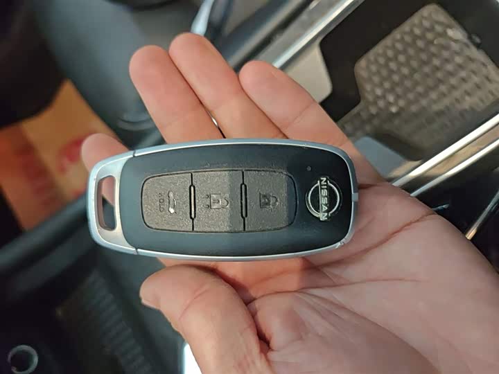 Фото 9 - Nissan Teana