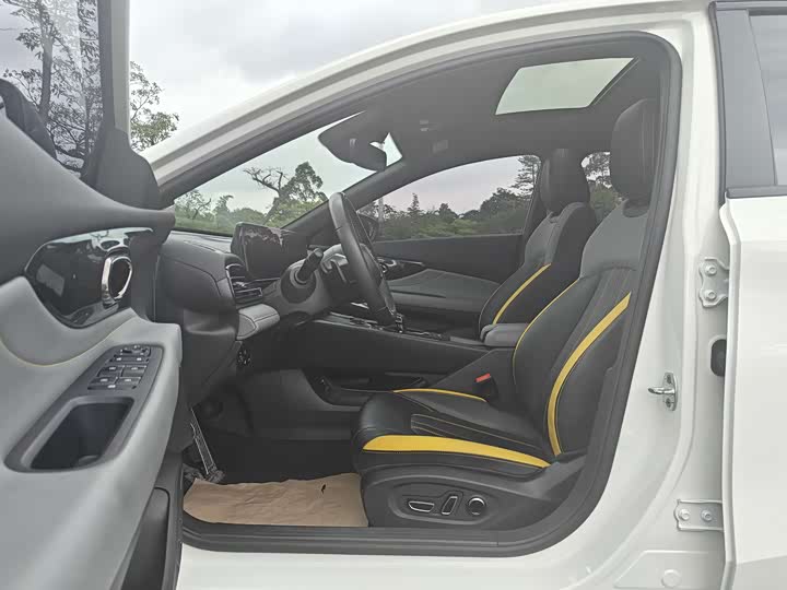 Фото 6 - GAC Trumpchi Empow R