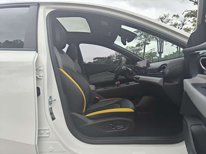 Фото 7 - GAC Trumpchi Empow R