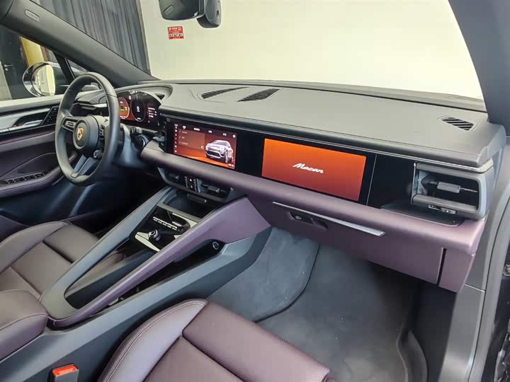 Фото 20 - Porsche Macan EV