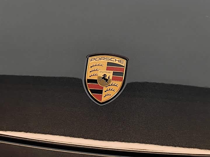 Фото 30 - Porsche Macan EV