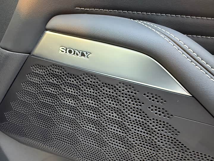 Фото 11 - Changan UNI-K Hybrid