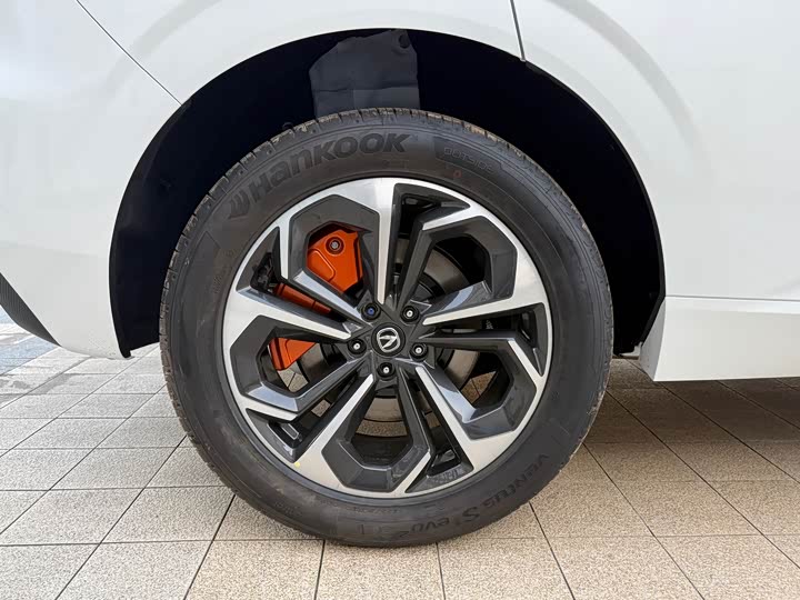 Фото 14 - Changan UNI-K Hybrid