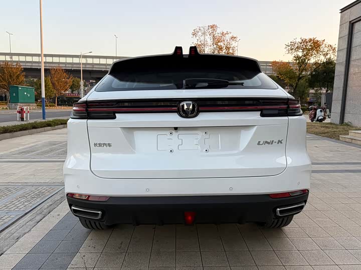 Фото 16 - Changan UNI-K Hybrid