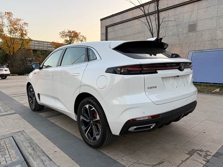 Фото 17 - Changan UNI-K Hybrid