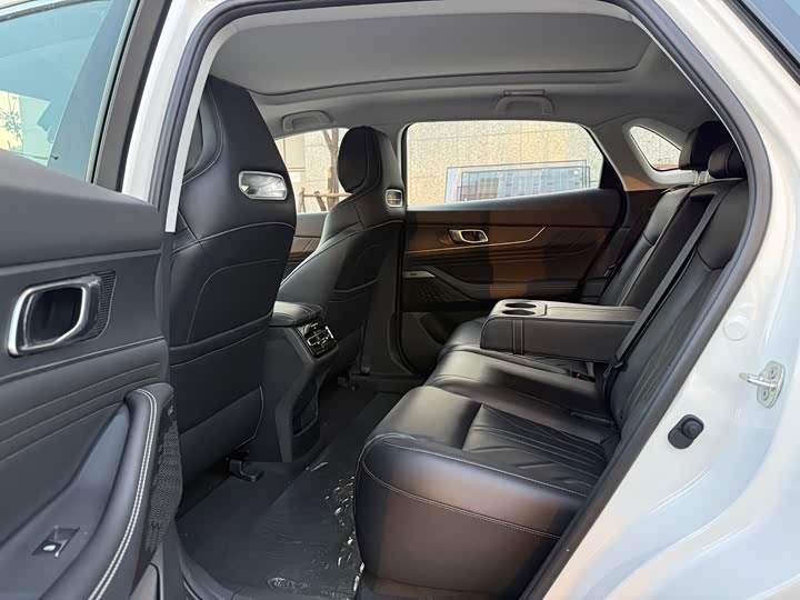 Фото 5 - Changan UNI-K Hybrid