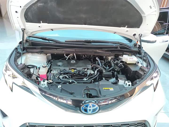 Фото 20 - Toyota Granvia