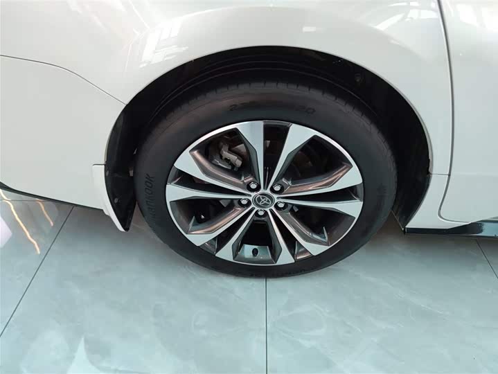 Фото 26 - Toyota Granvia