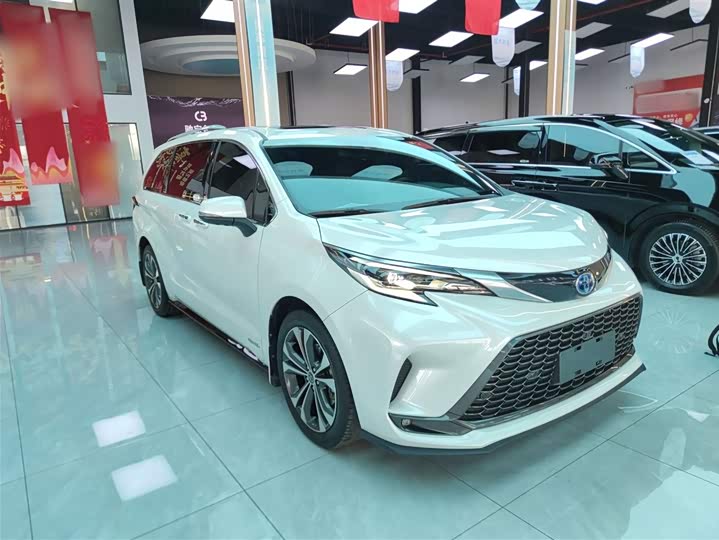 Фото 4 - Toyota Granvia