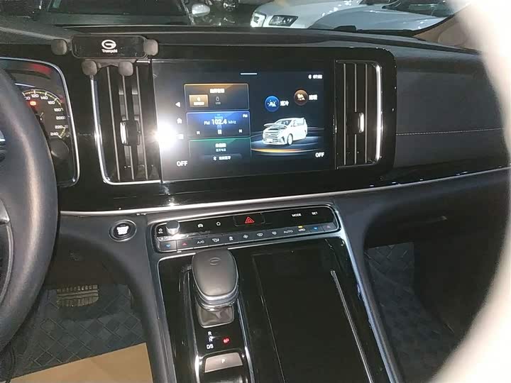 Фото 13 - GAC Trumpchi M8