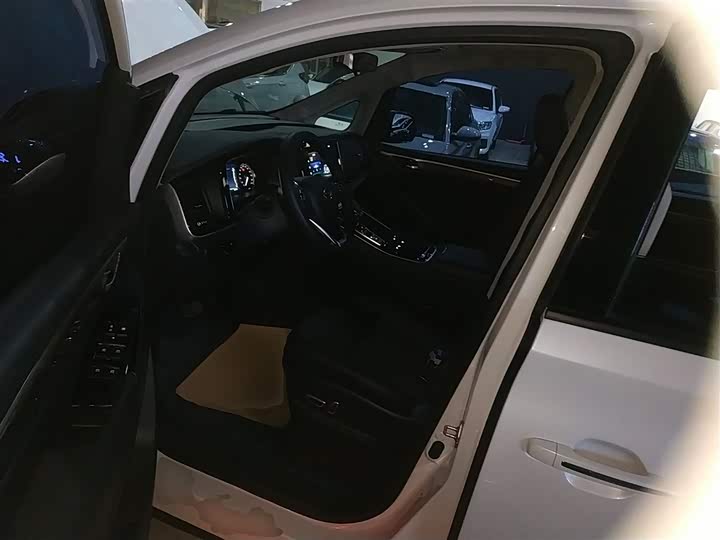 Фото 16 - GAC Trumpchi M8