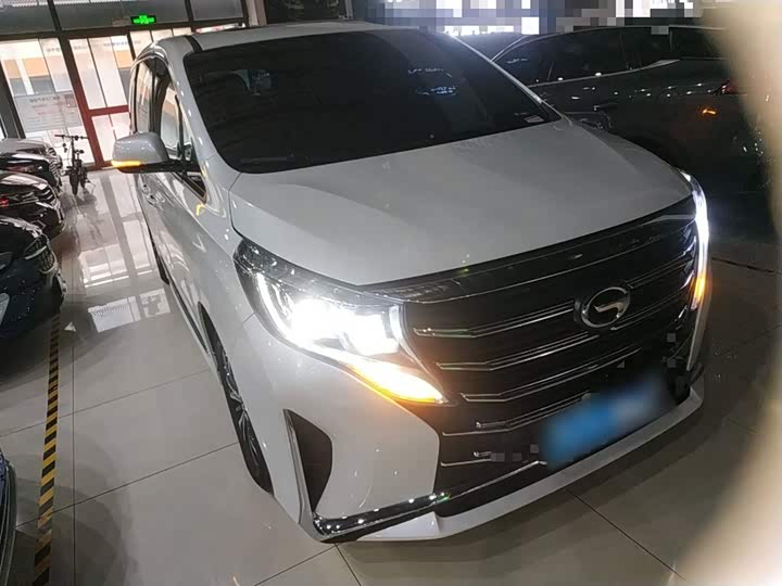 Фото 4 - GAC Trumpchi M8