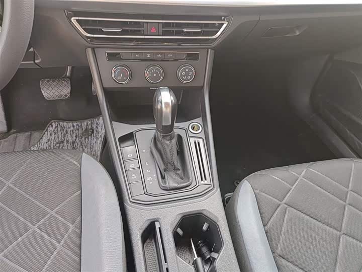 Фото 14 - Volkswagen Lavida