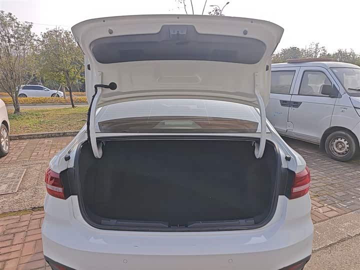 Фото 19 - Volkswagen Lavida