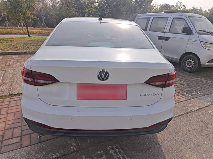 Фото 6 - Volkswagen Lavida