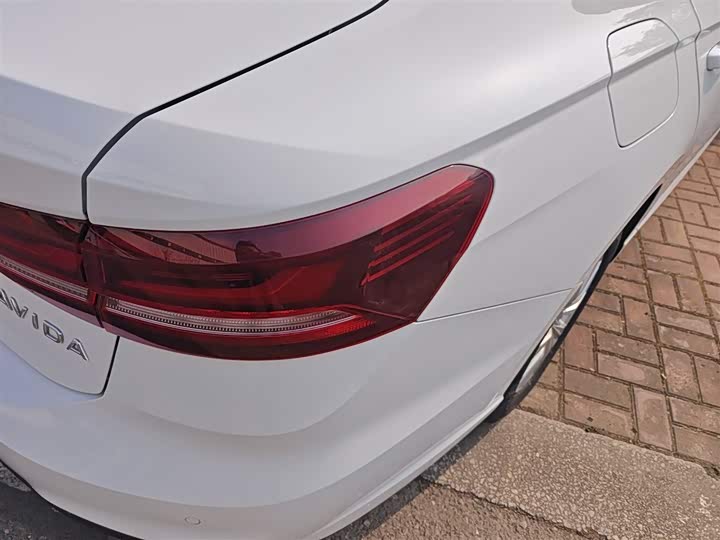 Фото 8 - Volkswagen Lavida