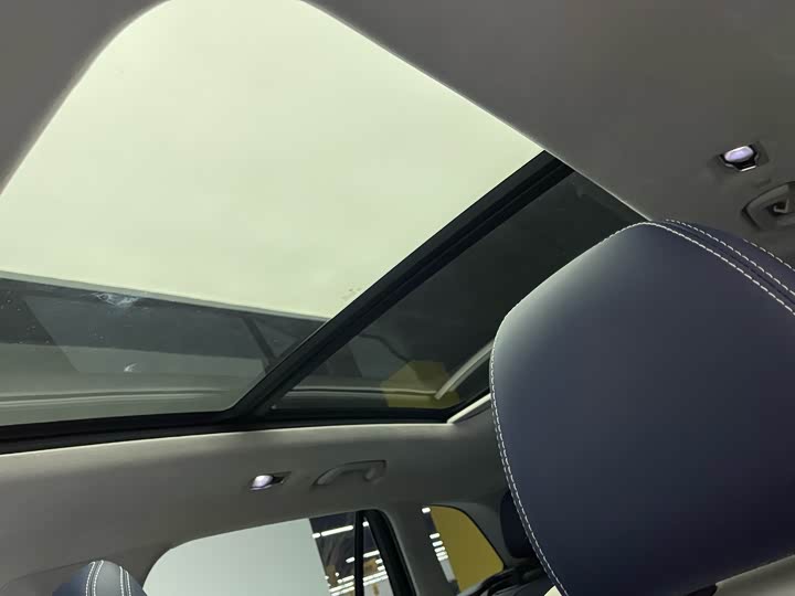 Фото 11 - Geely Monjaro