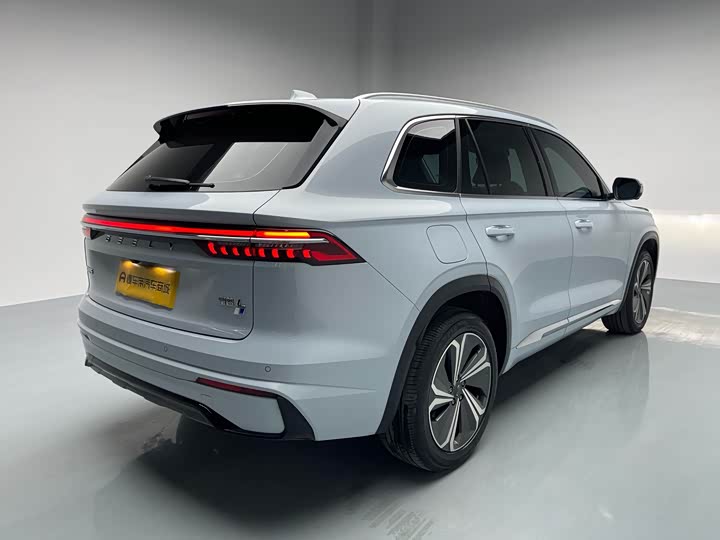 Фото 18 - Geely Monjaro