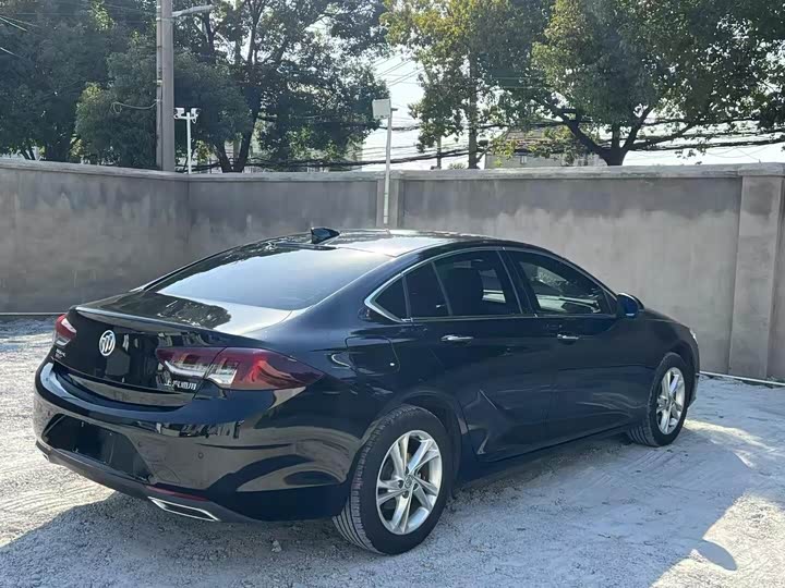 Фото 9 - Buick Regal