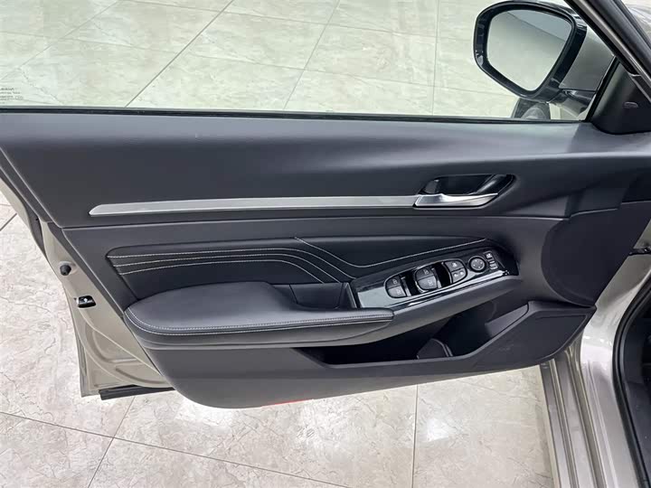 Фото 10 - Nissan Teana