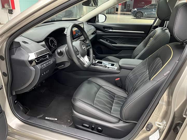 Фото 11 - Nissan Teana