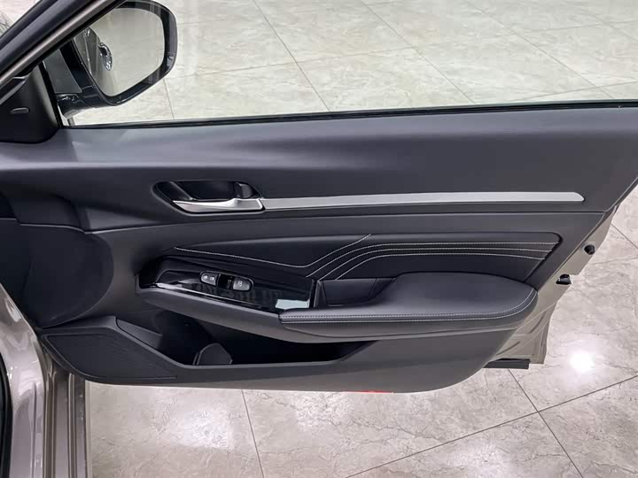 Фото 12 - Nissan Teana