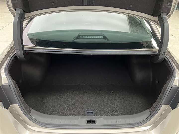 Фото 16 - Nissan Teana