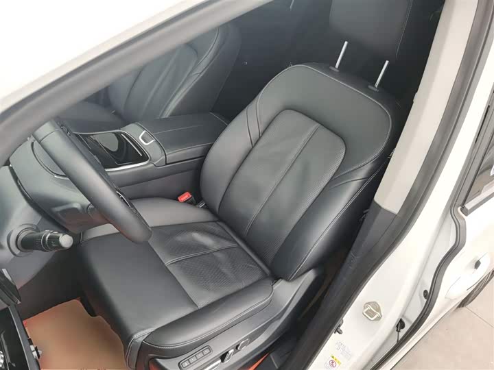 Фото 15 - GAC Trumpchi M8