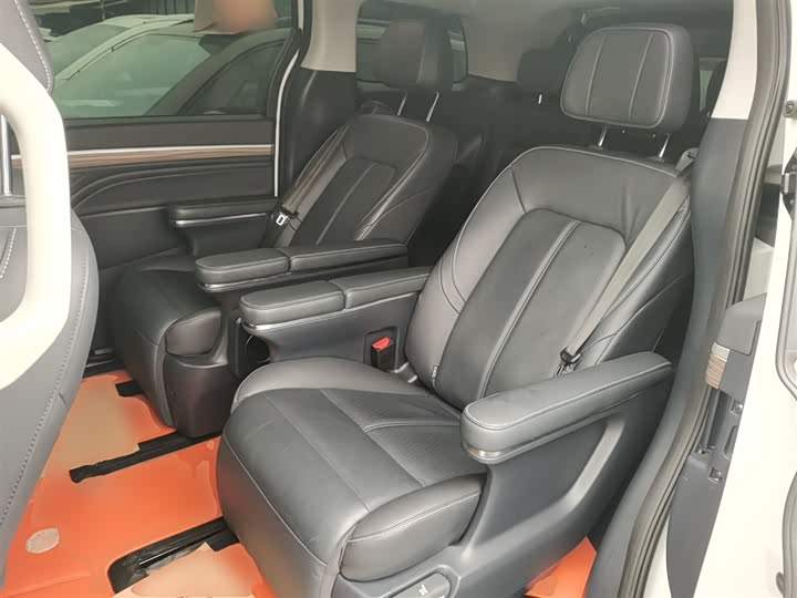 Фото 17 - GAC Trumpchi M8