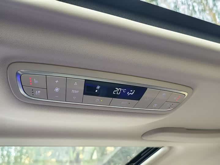 Фото 12 - Buick GL8 ES