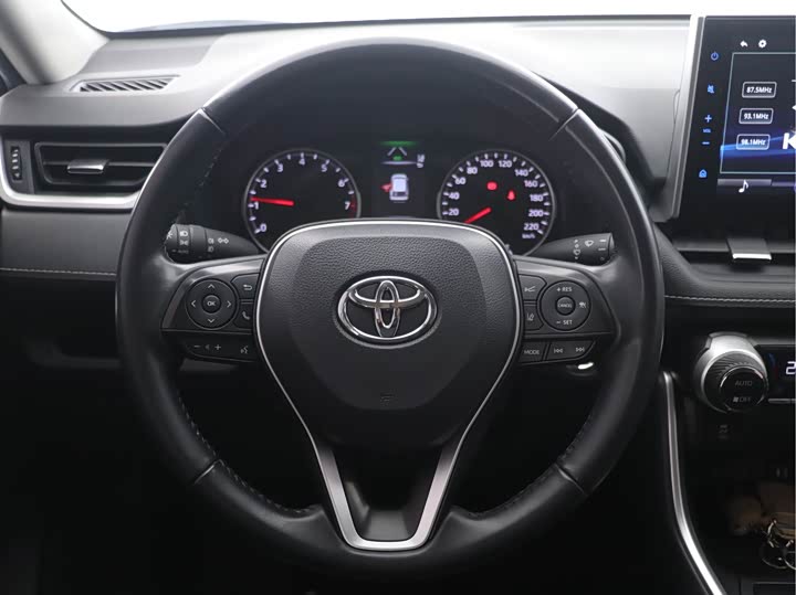 Фото 11 - Toyota Wildlander