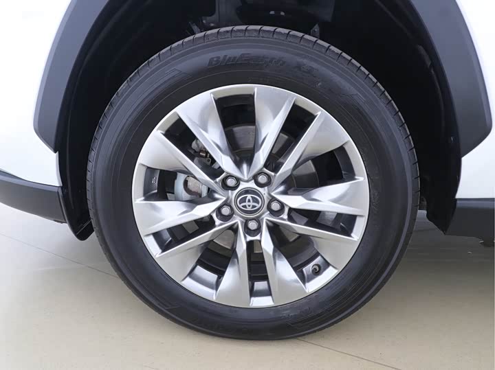 Фото 19 - Toyota Wildlander