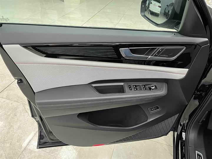 Фото 10 - Volkswagen Teramont X