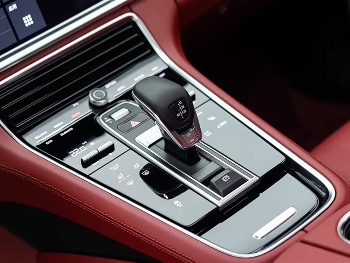 Фото 14 - Porsche Panamera