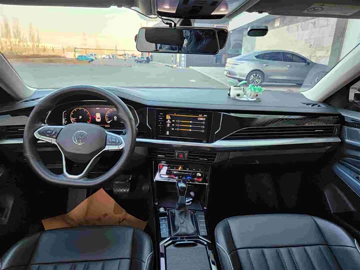 Фото 10 - Volkswagen Passat