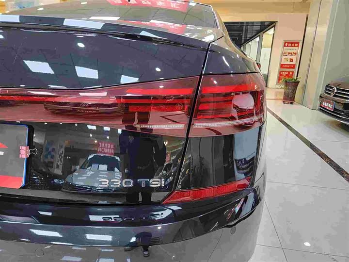 Фото 13 - Volkswagen Passat