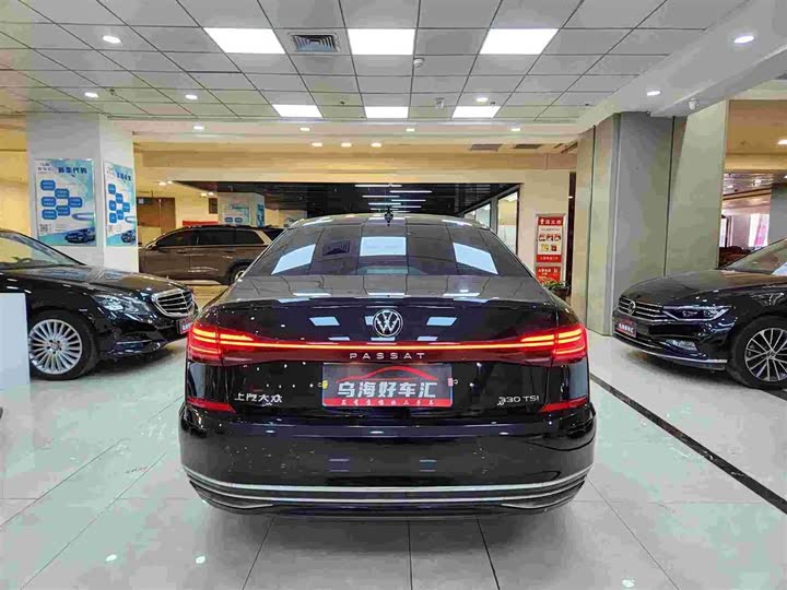 Фото 18 - Volkswagen Passat