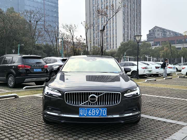 Фото 2 - Volvo S90